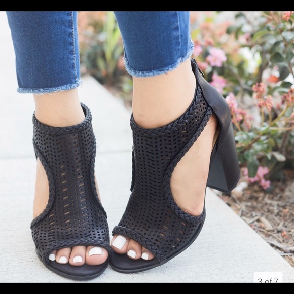 Black laser cutout bootie with braided detail - Picture 3 of 8